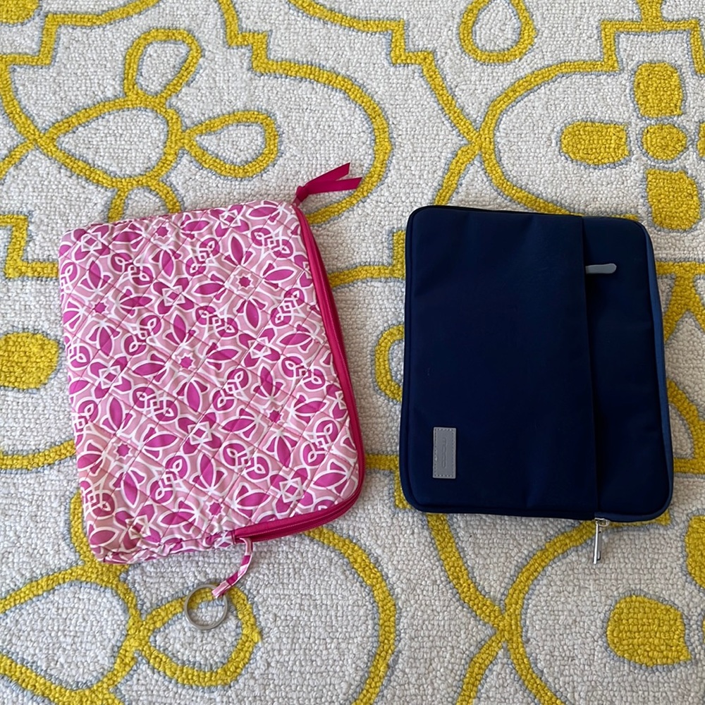 Set of 2 iPad cases